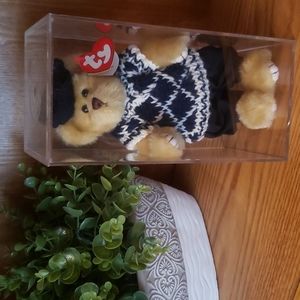 GOLFER BEAR "MULLIGAN" WITH DISPLAY CASE